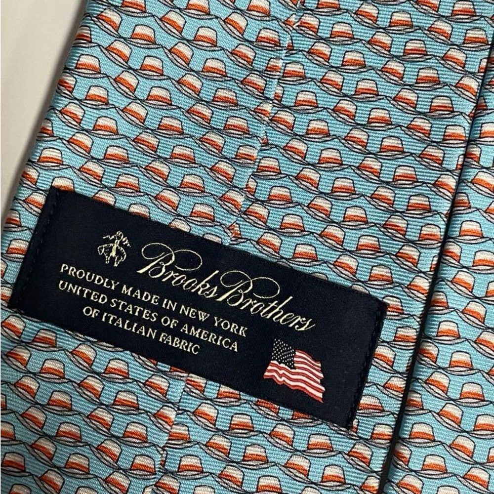 Brooks Brothers Blue and Red hat Patterned 100% silk Tie